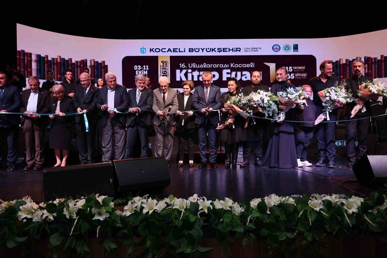 KOCAELİ BÜYÜKŞEHİR BELEDİYESİ TARAFINDAN BU YIL 16’NCISI DÜZENLENEN KOCAELİ KİTAP FUARI, "KAĞITTAN...