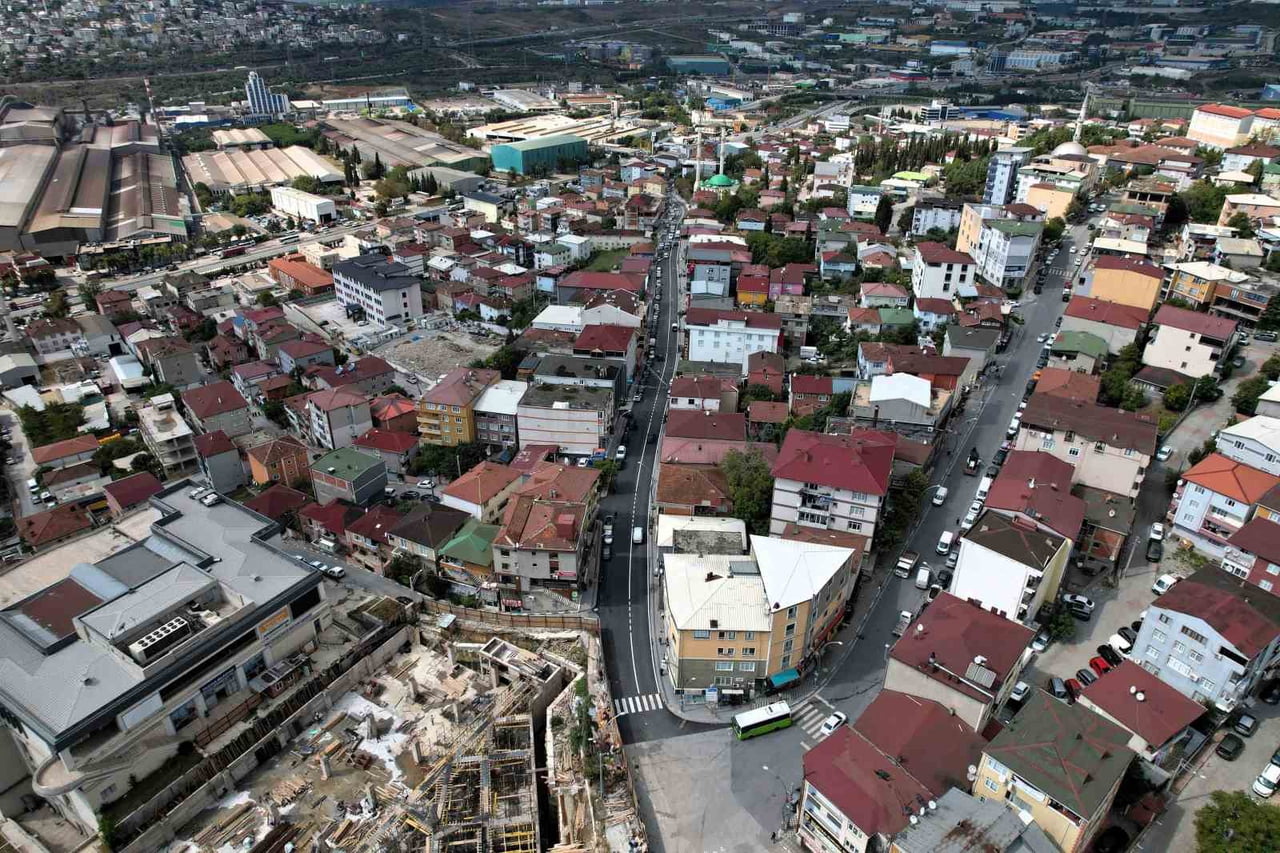 KOCAELİ BÜYÜKŞEHİR BELEDİYESİ TARAFINDAN DİLOVASI İLÇESİNDE ULAŞIMIN DAHA GÜVENLİ VE KONFORLU HALE...