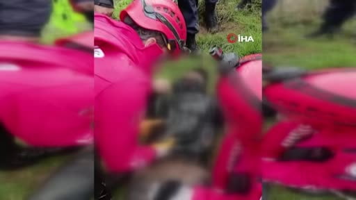 Kocaeli Gebze'de araç içinde sele kapılarak sürüklenen ve kayıp olarak aranan 2 kişiden 1'inin...
