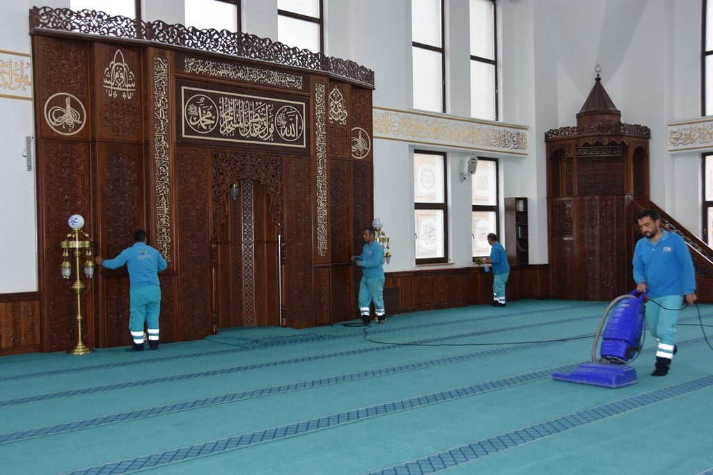 KOCASİNAN BELEDİYESİ, 2014 YILINDA KAYSERİ'DE İLK OLARAK KURULAN 'CAMİ TEMİZLEME EKİBİ' İLE...