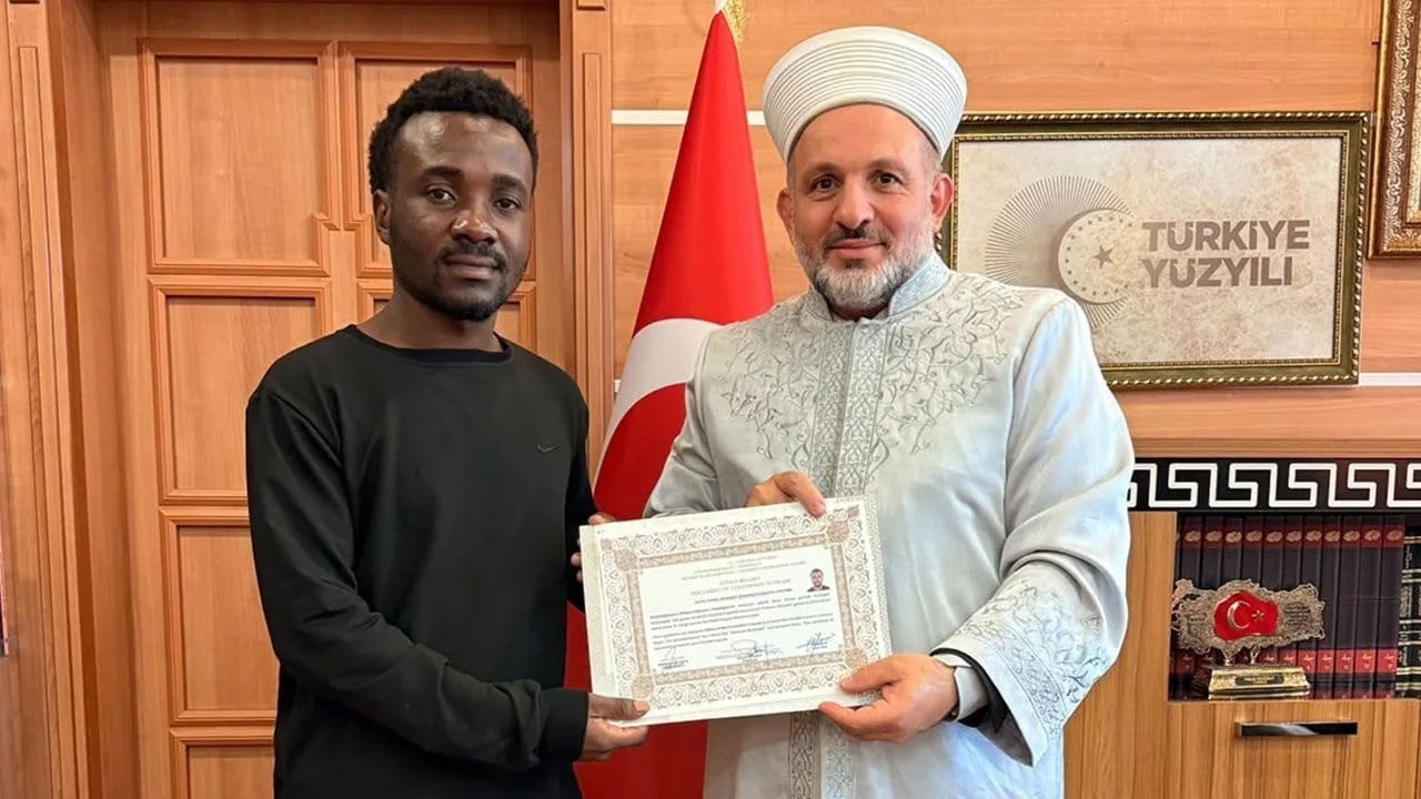 KONGO CUMHURİYETİ’NDEN EĞİTİM AMACIYLA TÜRKİYE’YE GELEN 24 YAŞINDAKİ ÜNİVERSİTE ÖĞRENCİSİ JULES...