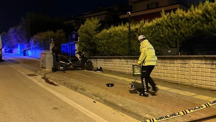 KONTROLDEN ÇIKARAK TRAFOYA ÇARPAN MOTOSİKLET SÜRÜCÜSÜ HAYATINI KAYBETTİ