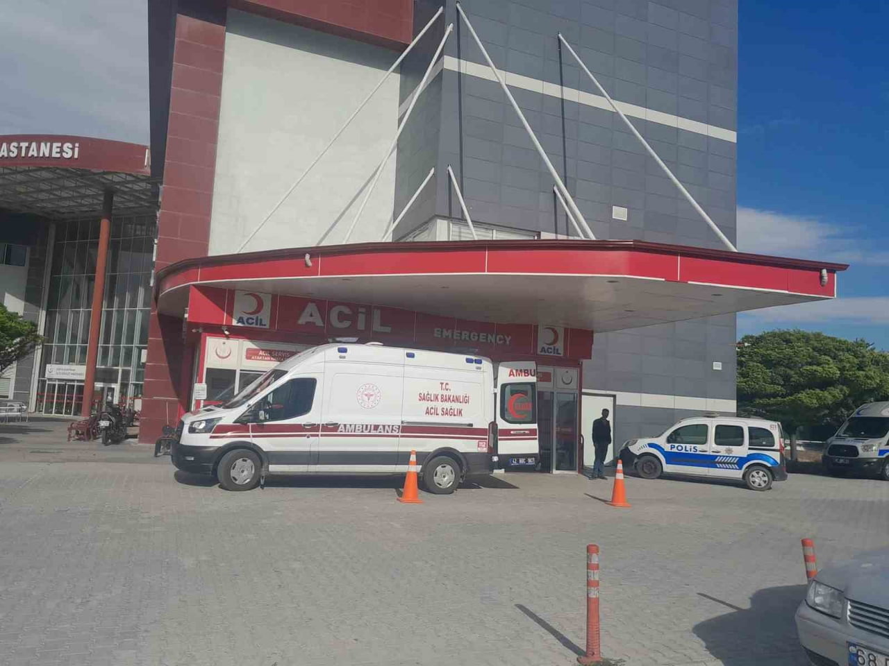 KONYA'NIN KARAPINAR İLÇESİNDE OTOMOBİL İLE MOTOSİKLETİN ÇARPIŞMASI SONUCU 2 KİŞİ...