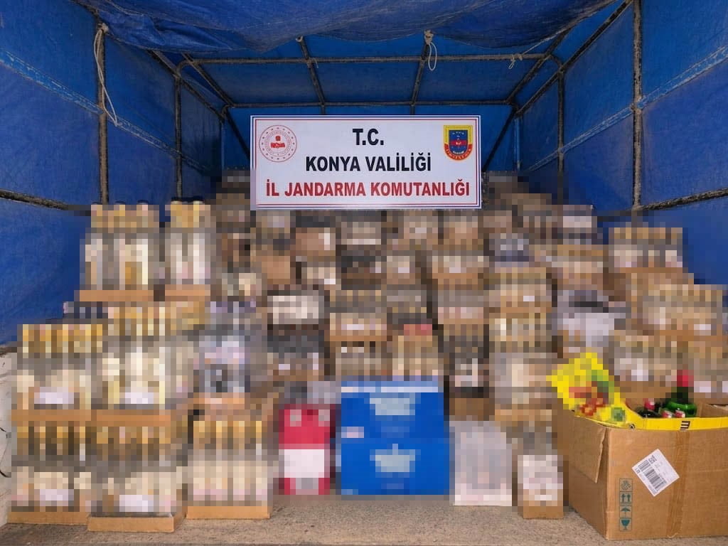 KONYA’DA JANDARMA EKİPLERİNİN 15 GÜNLÜK ÇALIŞMASINDA KAÇAK SİGARA, TÜTÜN ÜRÜNLERİ VE YÜZLERCE...