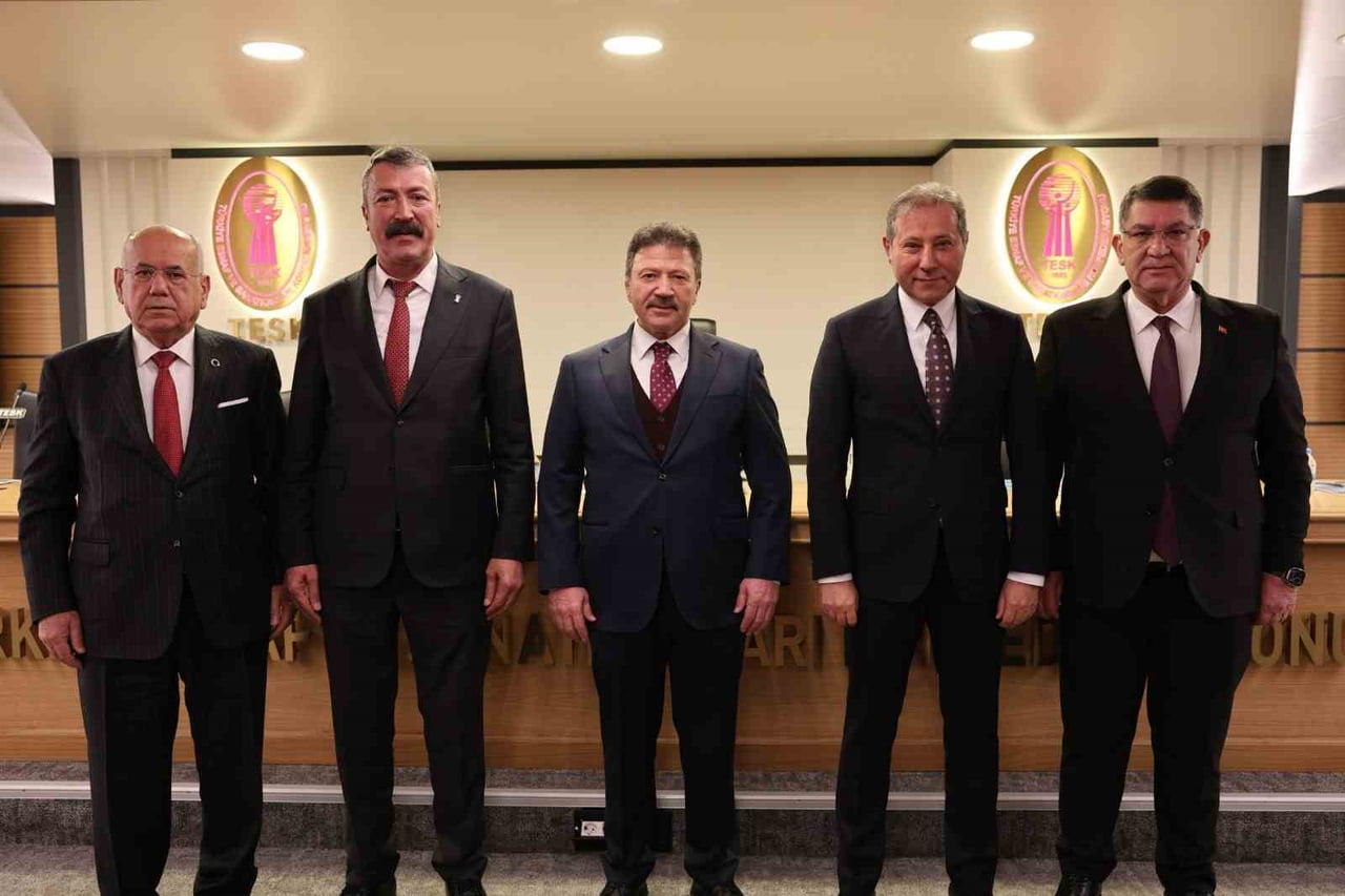 KONYA ESNAF VE SANATKARLAR ODALARI BİRLİĞİ (KONESOB) BAŞKANI MUHARREM KARABACAK (SAĞDAN İKİNCİ)...