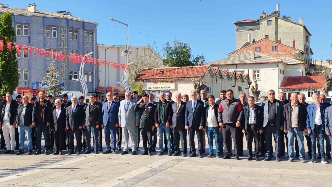 KONYA’NIN BOZKIR İLÇESİNDE 19 EKİM MUHTARLAR GÜNÜ DOLAYISIYLA ANIT MEYDANI’NDA TÖREN...
