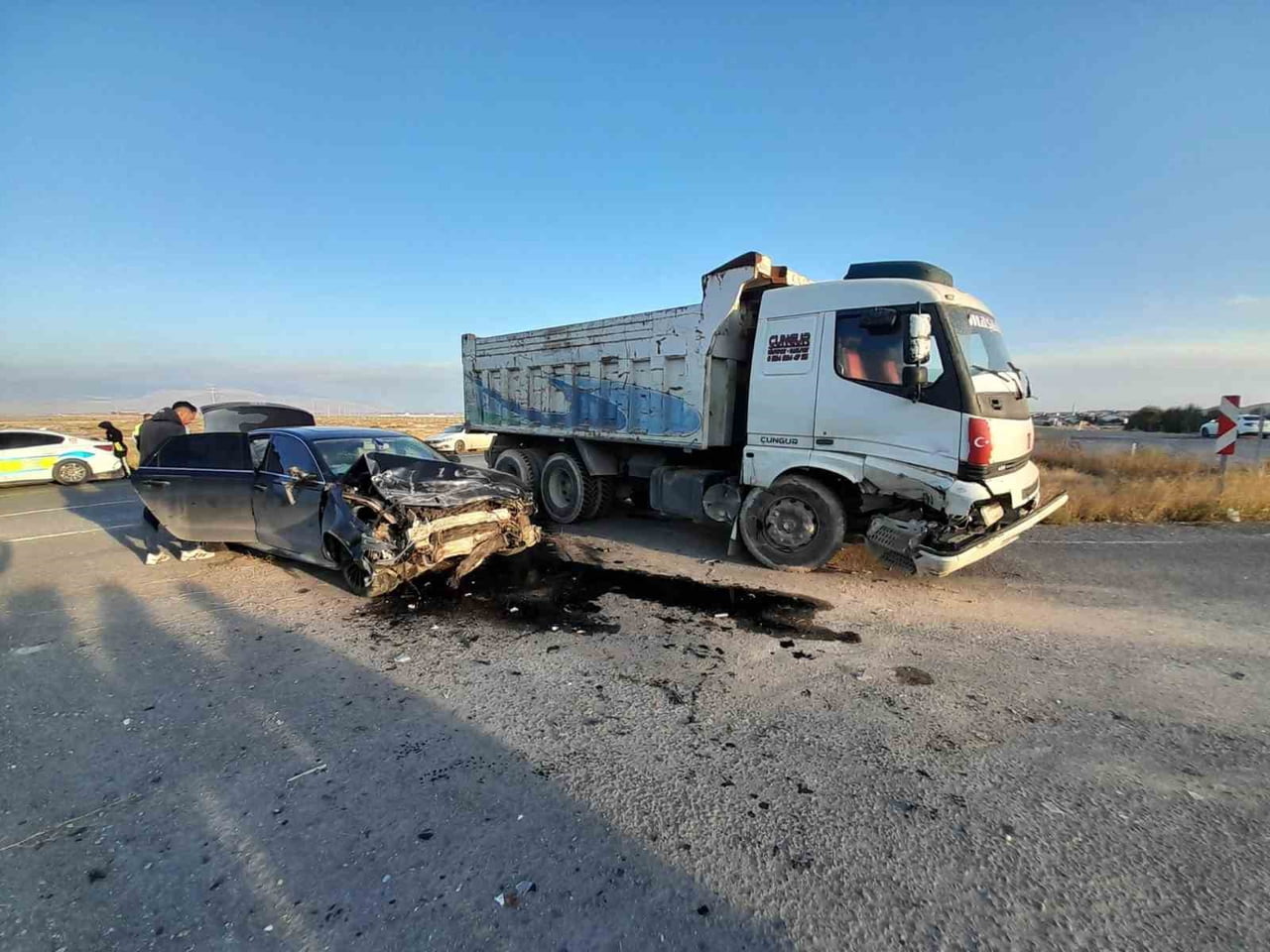 KONYA’NIN KARAPINAR İLÇESİNDE KAMYON İLE OTOMOBİLİN ÇARPIŞMASI SONUCU MEYDANA GELEN KAZADA 1 KİŞİ...
