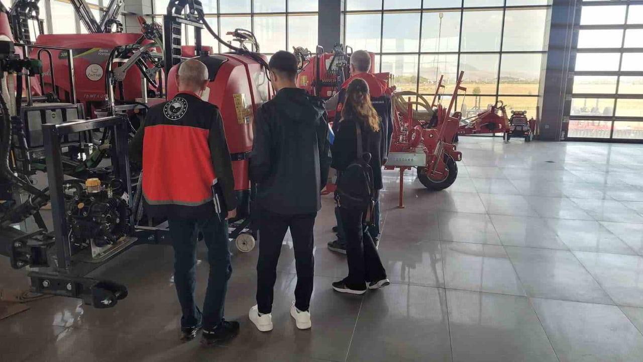 KONYA’NIN KARAPINAR İLÇESİNDE, ZİRAİ MÜCADELE ALET VE MAKİNELERİ BAYİLERİNE YÖNELİK DENETİM...