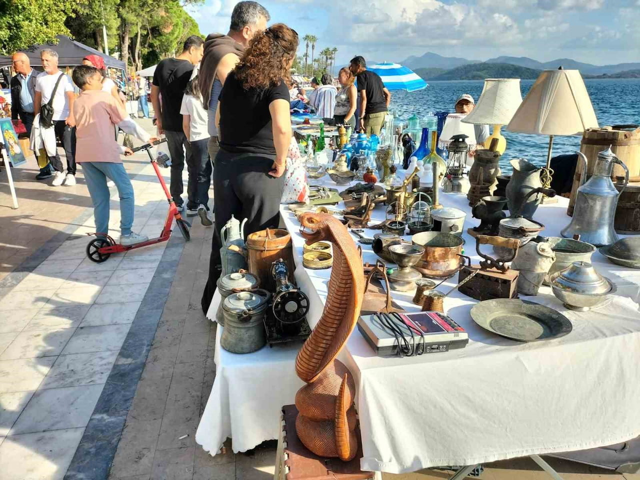 KÖYCEĞİZ’DE EKİM AYININ SON PAZAR GÜNÜ İKİNCİ EL PAZARI KURULDU