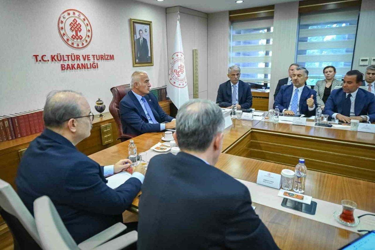 KÜLTÜR VE TURİZM BAKANI MEHMET NURİ ERSOY, TÜRK TELEKOM HEYETİYLE BAKANLIKTA GÖRÜŞTÜ