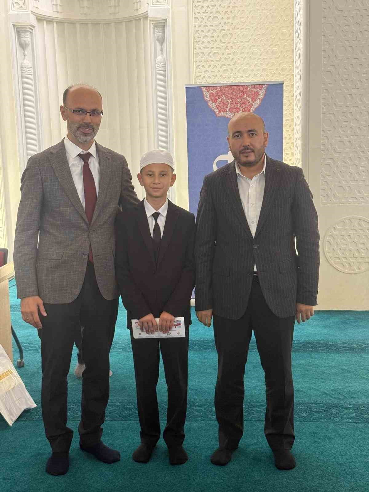 KUR’AN-I KERİM’İ GÜZEL OKUMA YARIŞMASI EGE BÖLGE FİNALİ’NDE AFYONKARAHİSAR’I TEMSİL EDEN AHMET...