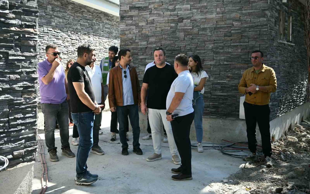 KUŞADASI BELEDİYESİ TARAFINDAN KİRAZLI MAHALLESİ’NDE YAPIMI SÜRDÜRÜLEN KÜLTÜR VE SANAT MEYDANI...