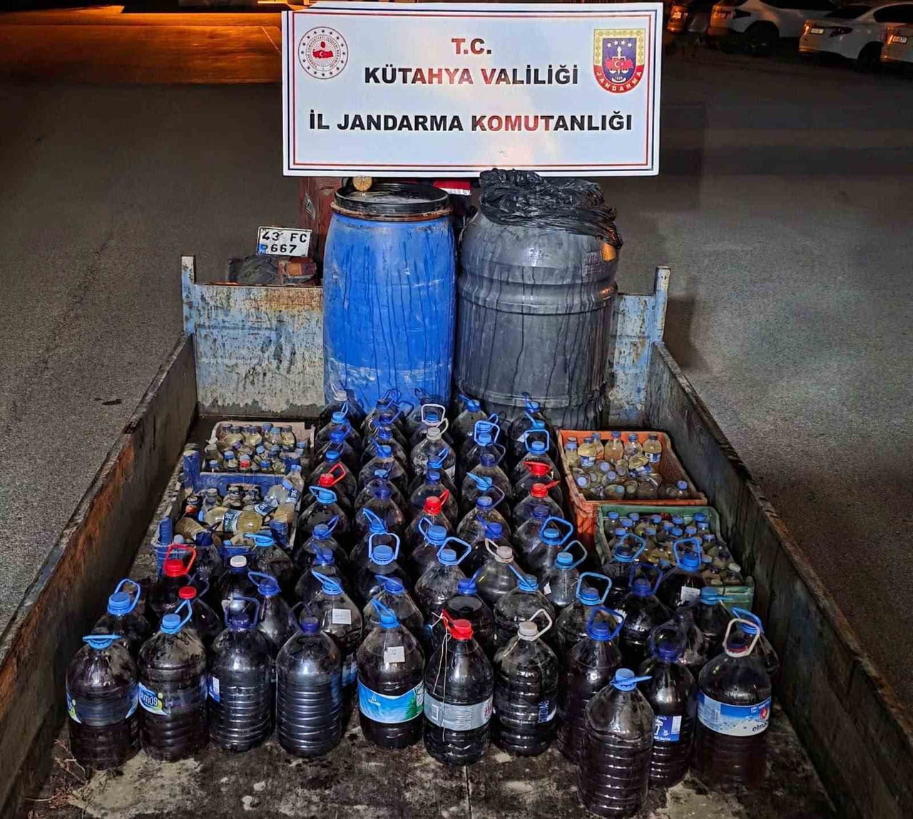 KÜTAHYA’DA 960 LİTRE BANDROLSÜZ KAÇAK ŞARAP ELE GEÇİRİLDİ