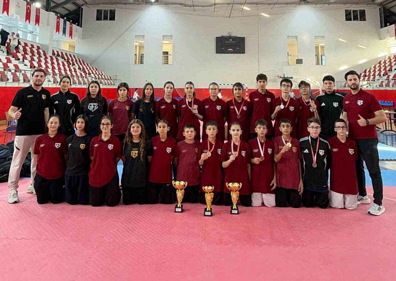 KÜTAHYA’DA DÜZENLENEN İLLER ARASI YILDIZLAR TAEKWONDO CUMHURİYET KUPASI’NDA 50’Yİ AŞKIN KULÜBÜN...