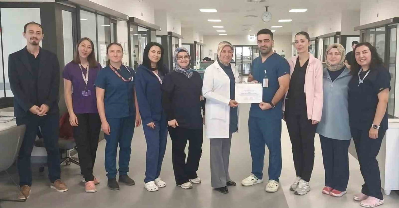 KÜTAHYA ŞEHİR HASTANESİ’NDE EL HİJYENİ TEŞEKKÜRÜNÜ DAHİLİYE YOĞUN BAKIM ÜNİTESİ...