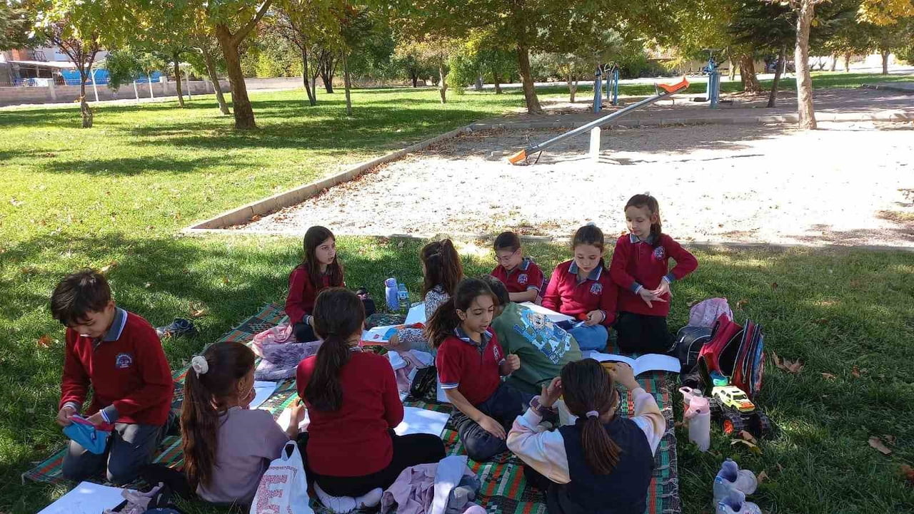 MAARİFİN KALBİNDE OYUN