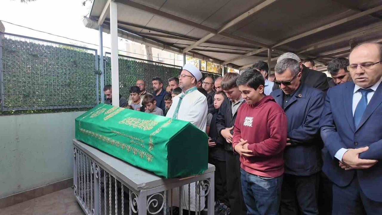 MALTEPE'DE BİR GECEKONDUDA ÇIKAN YANGINDA HAYATINI KAYBEDEN HALİL İBRAHİM K., MALTEPE FATMA ÇELEBİ...
