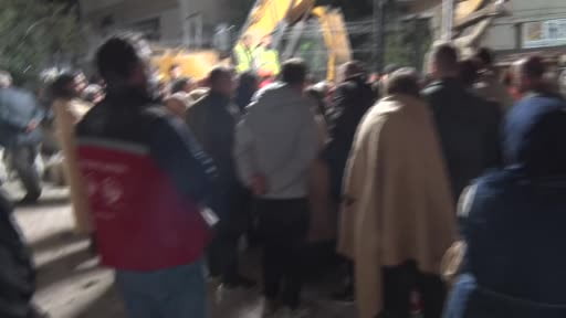 Maltepe'de enkaz altında kalan 2 kardeş hayatını kaybetmişti: Ailelerin bekleyişi yürekleri...