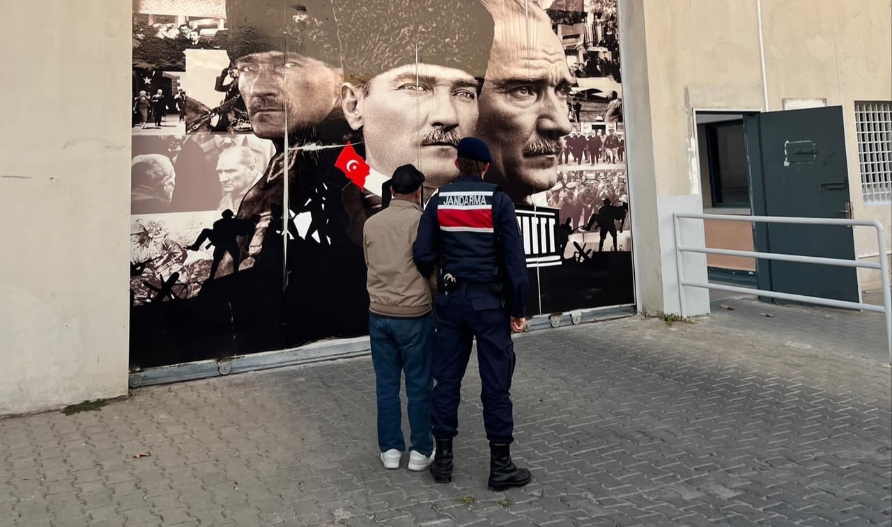 MANİSA'DA HAKKINDA 78 YIL 9 AY 10 GÜN KESİNLEŞMİŞ HAPİS CEZASI BULUNAN FİRARİ HÜKÜMLÜ...