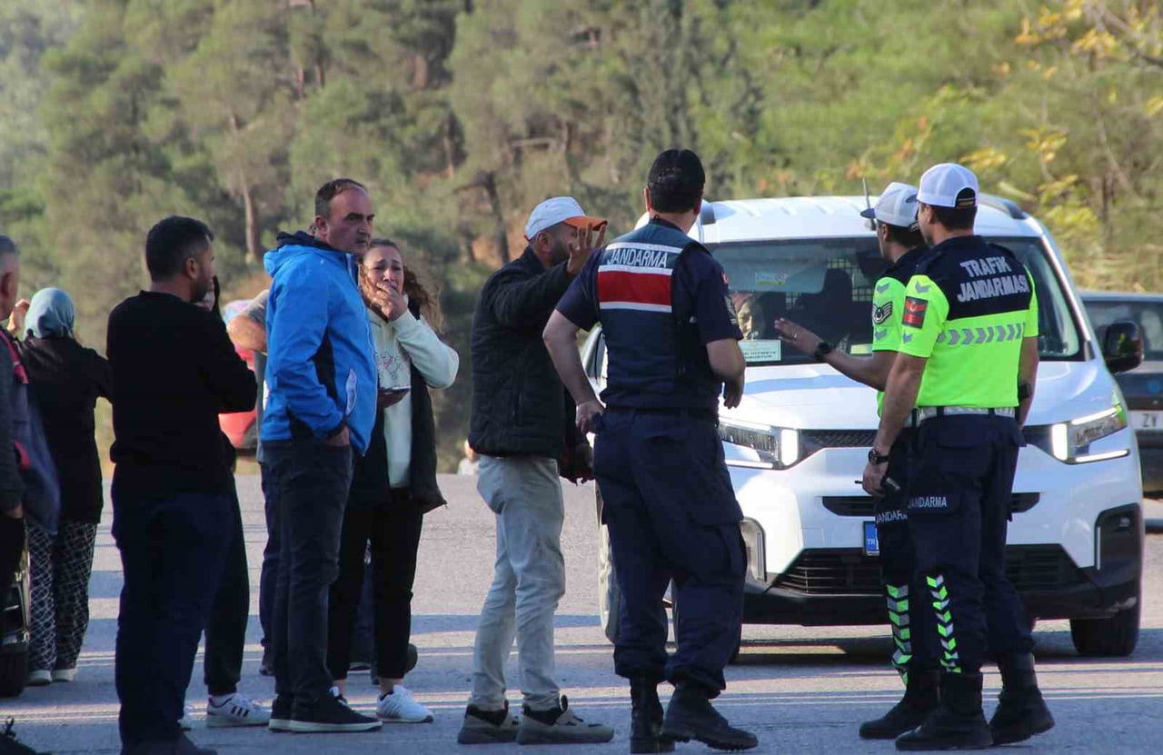 MANİSA'NIN SOMA İLÇESİNDE BİR MADEN İŞLETMESİNDE MEYDANA GELEN GÖÇÜKTE MAHSUR KALAN 5 İŞÇİDEN...