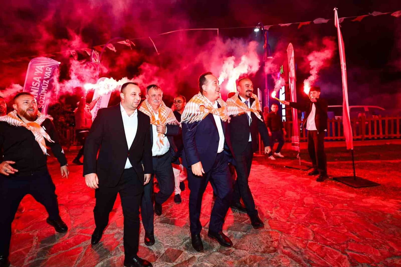 MANİSA BÜYÜKŞEHİR BELEDİYE BAŞKANI BESİM DUTLULU, YUNUSEMRE BELEDİYE BAŞKANI SEMİH BALABAN İLE...