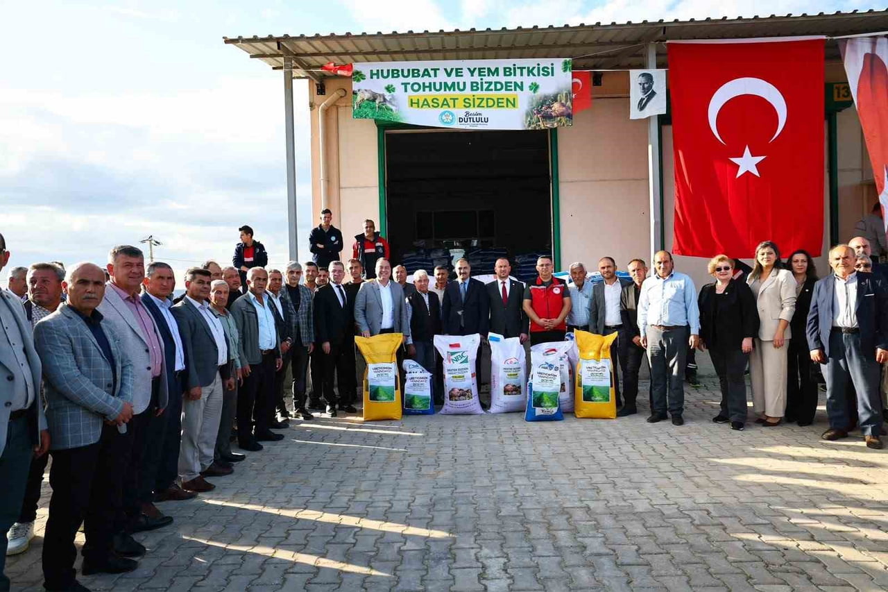 MANİSA BÜYÜKŞEHİR BELEDİYESİ, DEMİRCİ’DE 342 ÜRETİCİYE 93 BİN 200 KİLOGRAM SERTİFİKALI TOHUM...