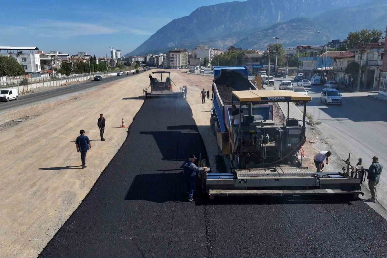 MANİSA BÜYÜKŞEHİR BELEDİYESİ, KENT İÇİ TRAFİĞİ RAHATLATMASI HEDEFLENEN CİDER YOLU VE MENEMEN...