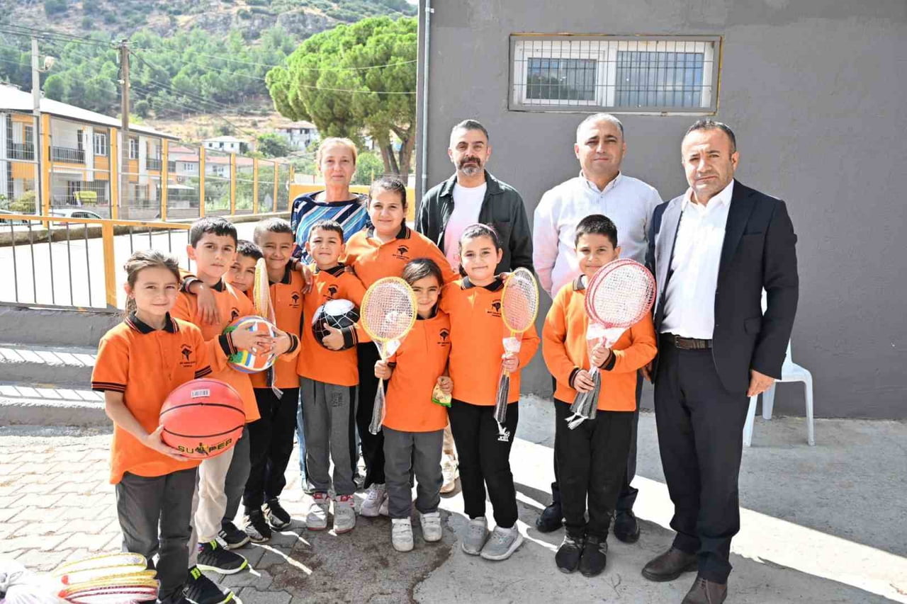 MANİSA BÜYÜKŞEHİR BELEDİYESİ, YENİ EĞİTİM-ÖĞRETİM YILININ BAŞLAMASIYLA BİRLİKTE 17 İLÇEDEKİ 430...