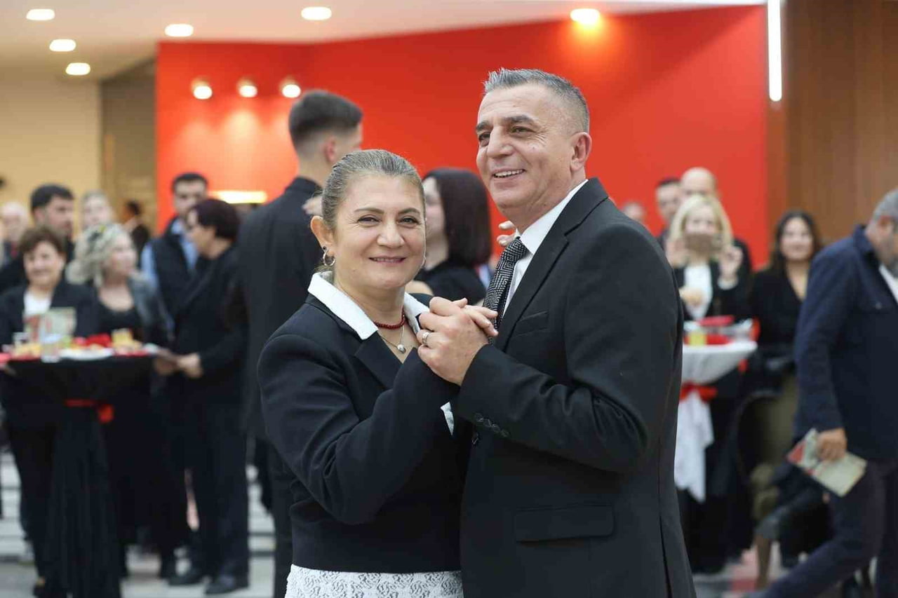 MANİSA’DA ŞEHZADELER BELEDİYESİ VE ŞEHZADELER KENT KONSEYİ İŞ BİRLİĞİYLE DÜZENLENEN CUMHURİYET...