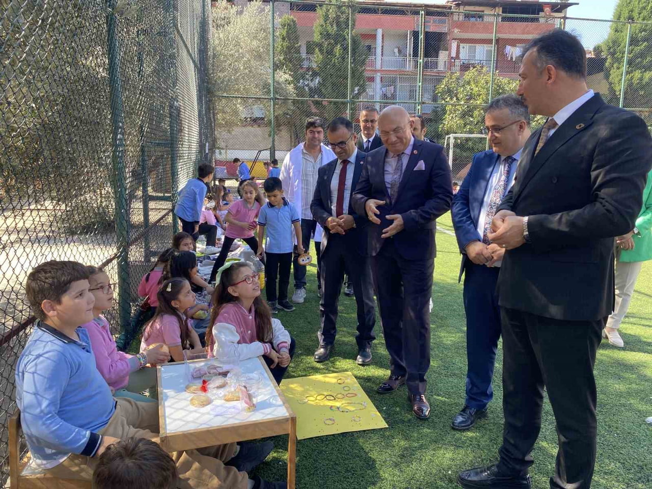 MANİSA İL MİLLİ EĞİTİM MÜDÜRÜ MEHMET UĞURELLİ, ALAŞEHİR’DE GERÇEKLEŞTİRDİĞİ OKUL ZİYARETLERİNDE...