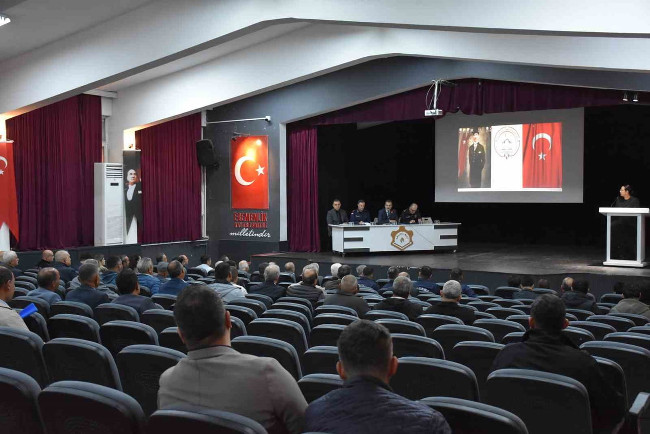 MANİSA’NIN SALİHLİ İLÇE KAYMAKAMI ALİ GÜLDOĞAN BAŞKANLIĞINDA DÜZENLENEN EKİM AYI MUHTARLAR...