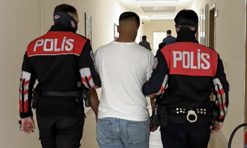 MANİSA’NIN ŞEHZADELER İLÇESİNDE POLİS EKİPLERİNCE YAKALANAN 17 YAŞINDAKİ ŞÜPHELİNİN, 65 AYRI...