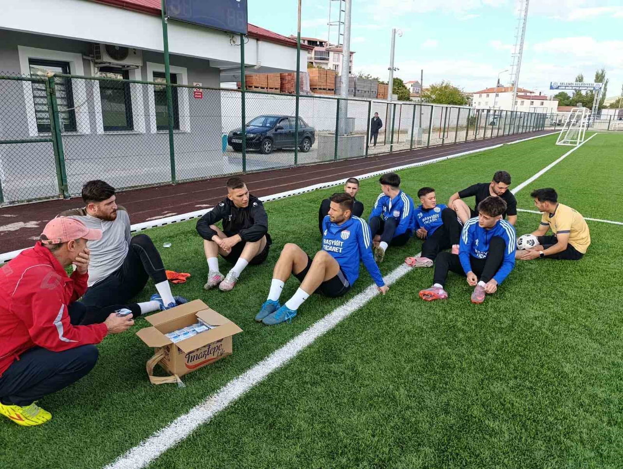 MANİSA SÜPER AMATÖR KÜME TAKIMLARINDAN SELENDİ BELEDİYESPOR, YENİ SEZON ÖNCESİ HAZIRLIKLARINA...