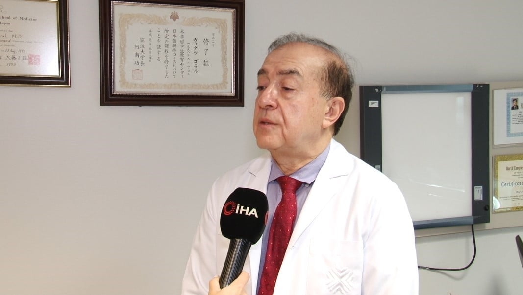 MANTAR ZEHİRLENMESİNİN ÖLÜMCÜL BOYUTLARA ULAŞABİLDİĞİNİ BELİRTEN GASTROENTEROLOJİ UZMANI PROF. DR....