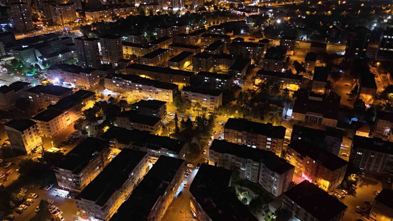 MELİKGAZİ BELEDİYE BAŞKANI MUSTAFA PALANCIOĞLU, HUNAT MAHALLESİ’NDE KENTSEL DÖNÜŞÜM YAPACAKLARININ...