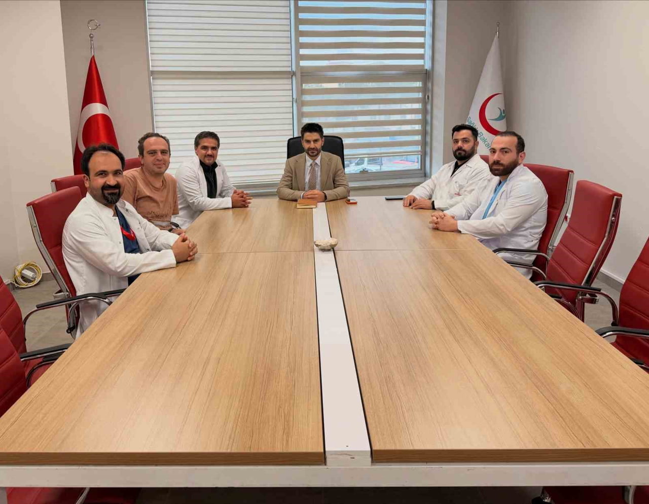 MENGÜCEK GAZİ HASTANESİNDE KALP VE DAMAR CERRAHİSİ DEĞERLENDİRİLDİ