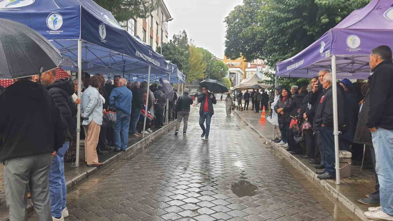 MERKEZEFENDİ BELEDİYE BAŞKANI ŞENİZ DOĞAN’IN TUTUKLANMASININ ARDINDAN İKİNCİ GÜNDE DE BELEDİYE...