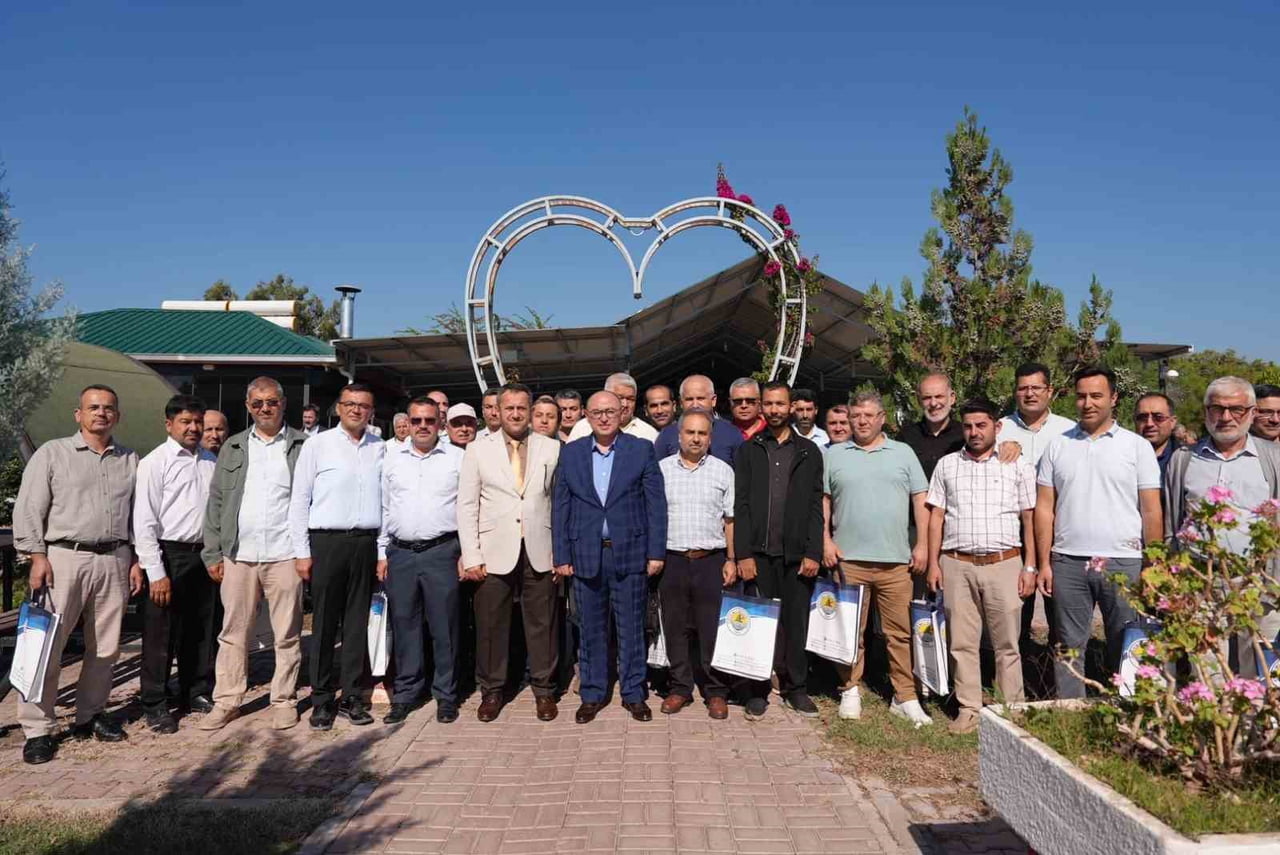 MERSİN'İN ERDEMLİ BELEDİYE BAŞKANI MUSTAFA KARA, DİN GÖREVLİLERİYLE BULUŞTUĞU PROGRAMDA TOPLUMUN...