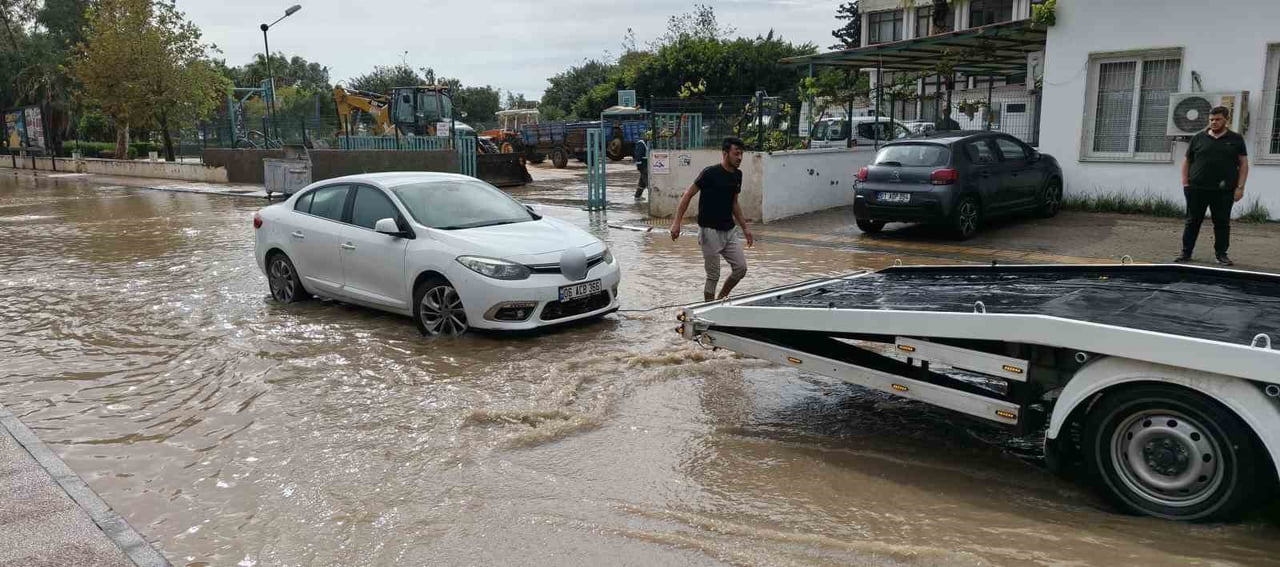 MERSİN'İN SİLİFKE İLÇESİNDE BAĞLI YEŞİLOVACIK VE IŞIKLI MAHALLELERİNDE DERELER TAŞARKEN, TAŞUCU...