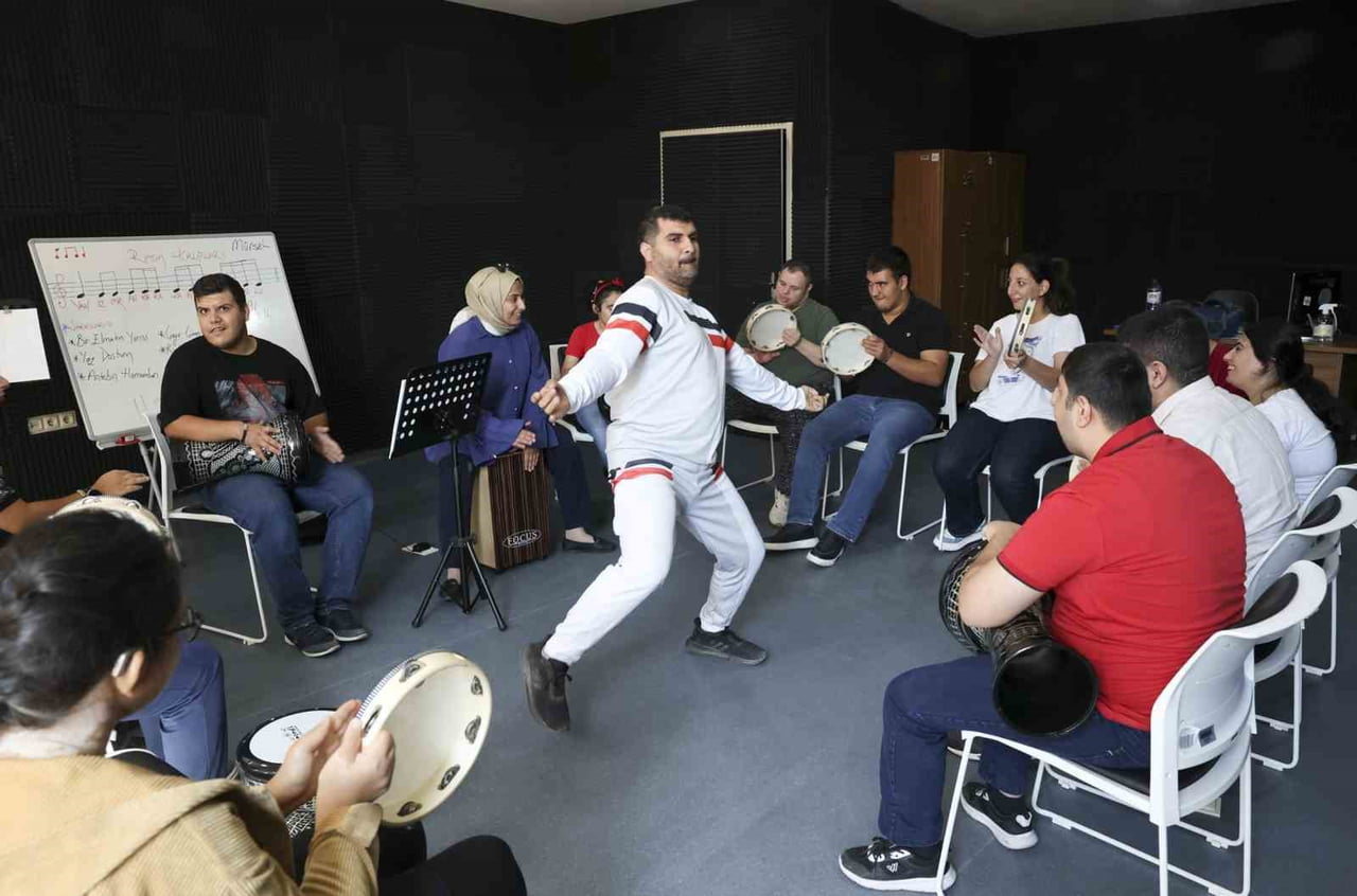 MERSİN BÜYÜKŞEHİR BELEDİYESİ, ÖZEL GEREKSİNİMLİ BİREYLERİN SOSYAL YAŞAMA KATILIMINI ARTIRMAK VE...