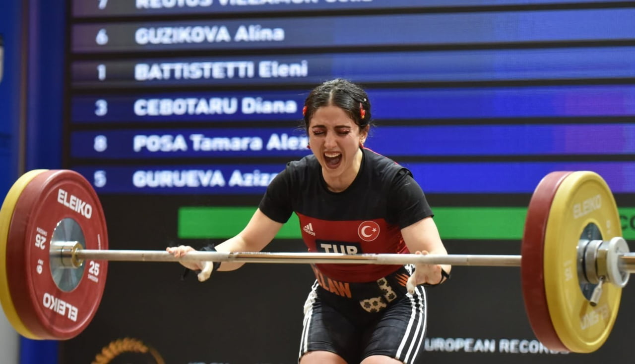 MERSİN’İN TARSUS İLÇESİNDEN MİLLİ HALTERCİ GAMZE ALTUN, ARNAVUTLUK’TA DÜZENLENEN U-23 AVRUPA...