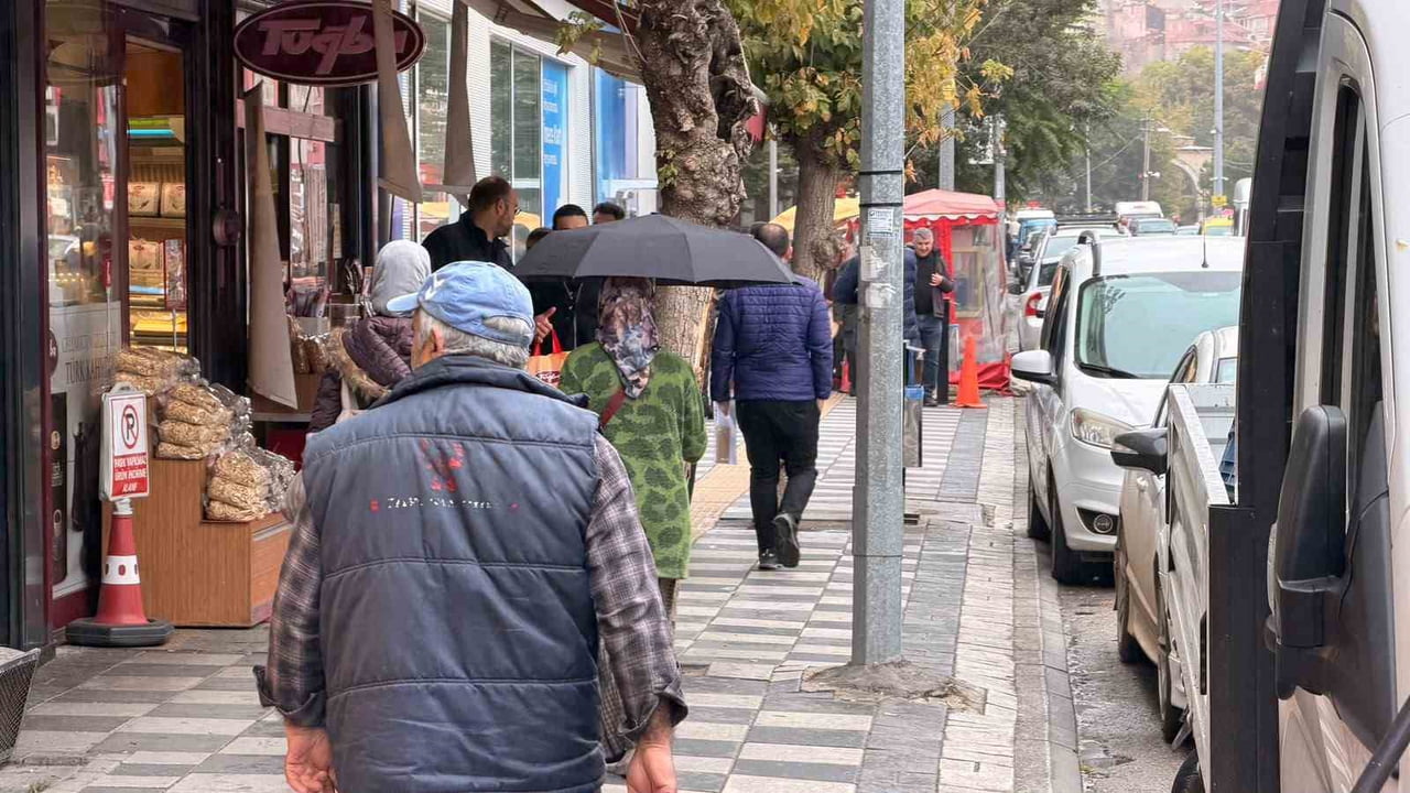 METEOROLOJİ GENEL MÜDÜRLÜĞÜ, AFYONKARAHİSAR VE ÇEVRESİNDE BEKLENEN YEREL KUVVETLİ SAĞANAK VE GÖK...