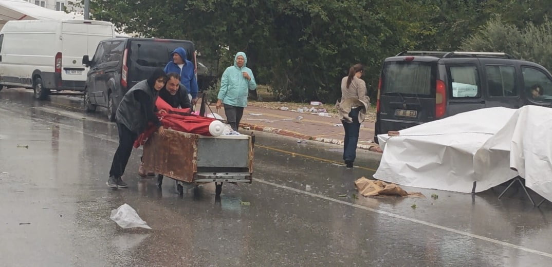 METEOROLOJİ GENEL MÜDÜRLÜĞÜNÜN YAĞIŞ, ŞİDDETLİ RÜZGAR VE FIRTINA UYARISINDA BULUNDUĞU ANTALYA'DA...
