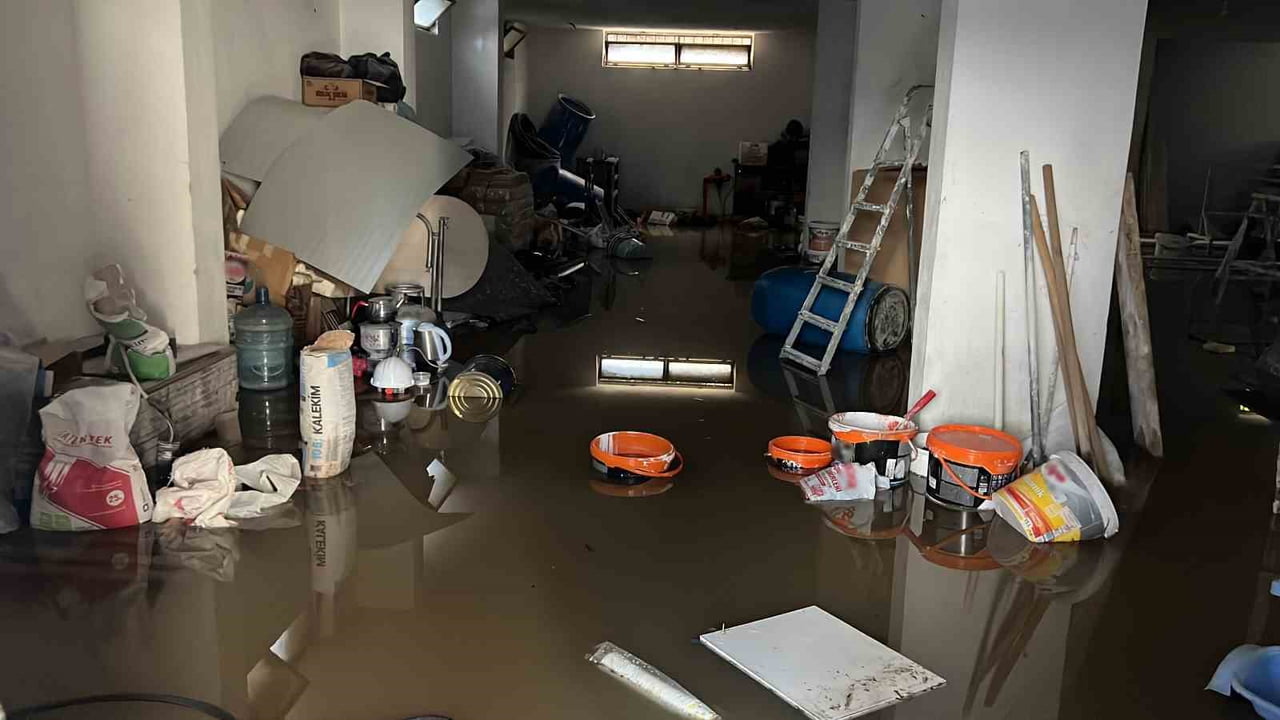 METEOROLOJİ VE AFAD TARAFINDAN TURUNCU KODLU KUVVETLİ YAĞIŞ UYARISI YAPILAN MERSİN'DE, DÜN SABAH...