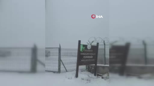 Mevsimin ilik karı Ankara'ya yağdı
