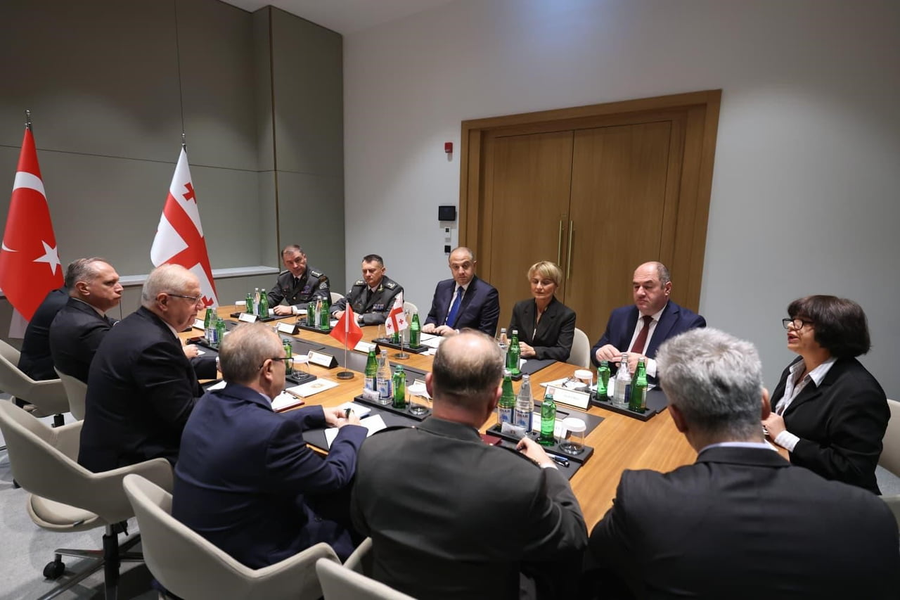 MİLLİ SAVUNMA BAKANI YAŞAR GÜLER, AZERBAYCANLI MEVKİDAŞI ORGENERAL ZAKİR HASANOV VE GÜRCİSTAN...
