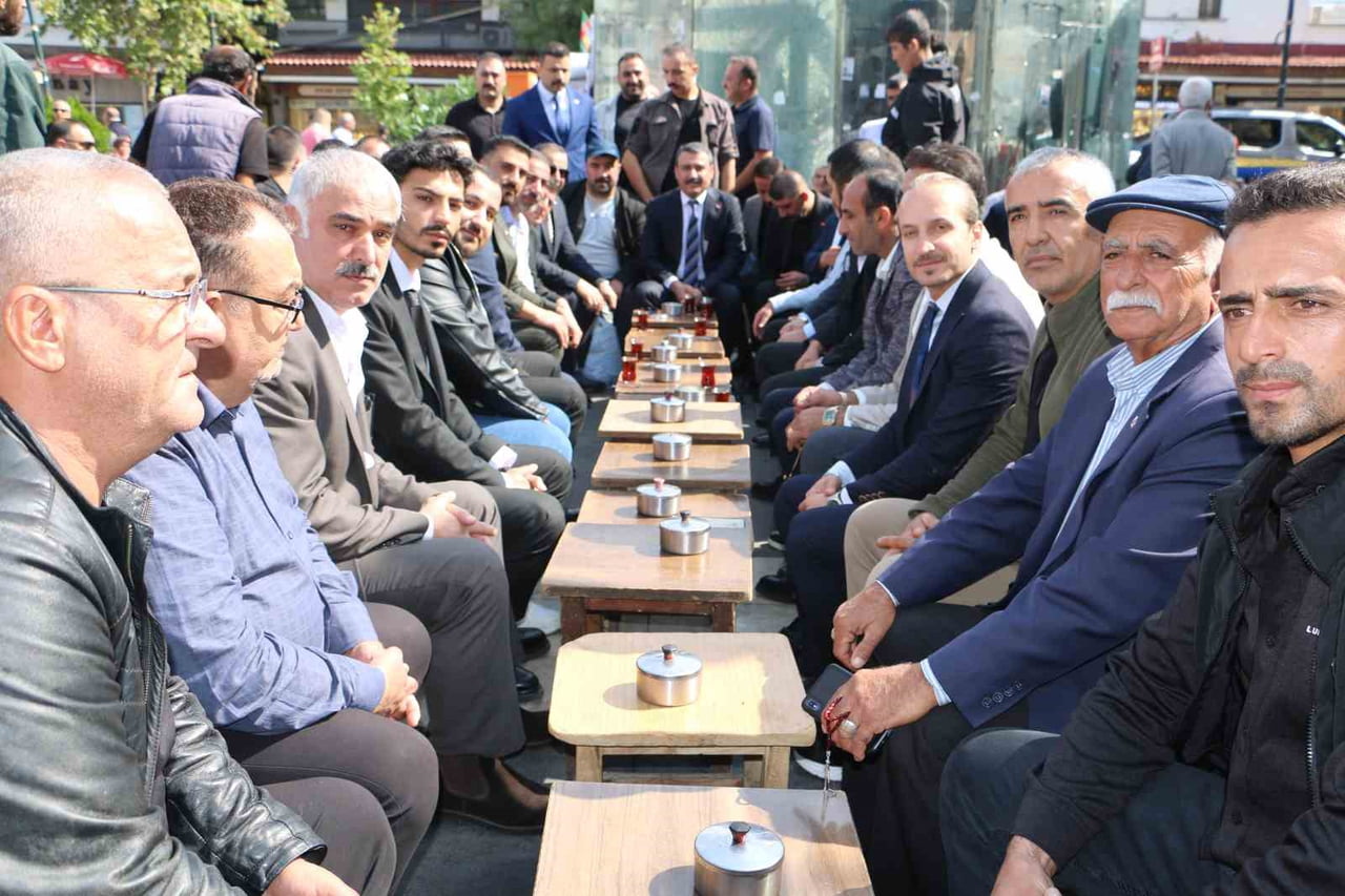 MİLLİYETÇİ HAREKET PARTİSİ (MHP) DİYARBAKIR İL BAŞKANI HASAN ÖZCOŞKUN VE BERABERİNDEKİ HEYET, SUR...
