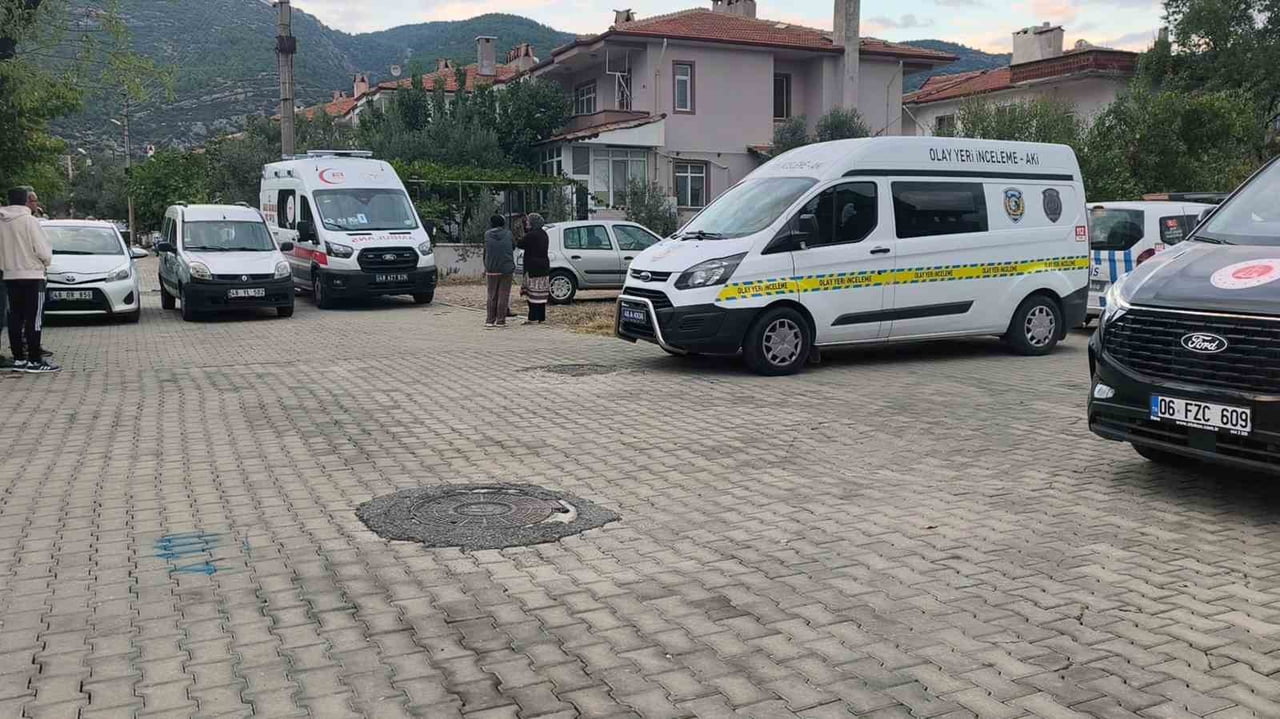 MUĞLA’NIN MENTEŞE İLÇESİ DÜĞEREK MAHALLESİ’NDE 78 YAŞLARINDAKİ AYSEL DEMİR İSİMLİ YAŞLI KADIN...