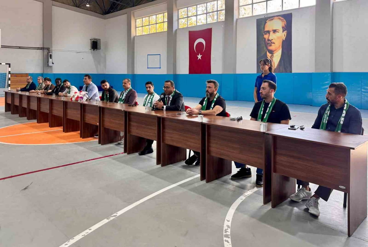 MUĞLASPOR’UN YILDIZLARI ÖĞRENCİLERLE BULUŞTU