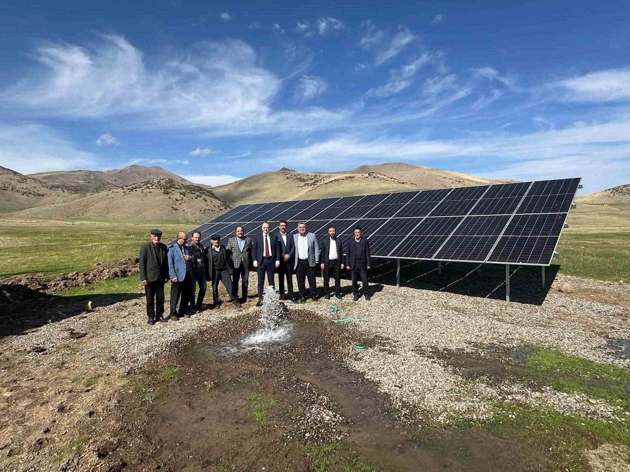 MUŞ'UN BULANIK KAYMAKAMI ÖMER ÖVÜNÇ KOŞANSU, 2026 YILI KÖYDES PROGRAMI KAPSAMINDA YÜRÜTÜLEN...